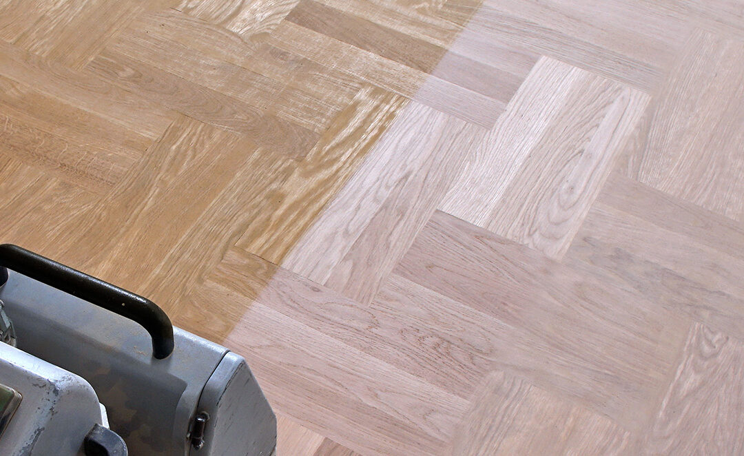Ponçage de parquet